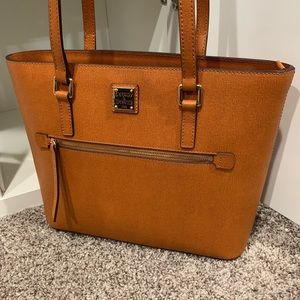 Dooney and Bourke Saffiano Leather Small Zip Shopper Tote